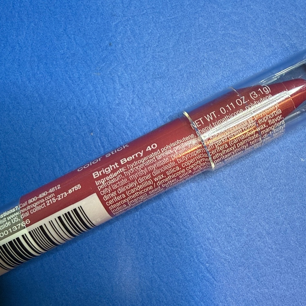 Neutrogena MoistureSmooth Color Stick - Bright Berry #40 - Picture 2 of 4